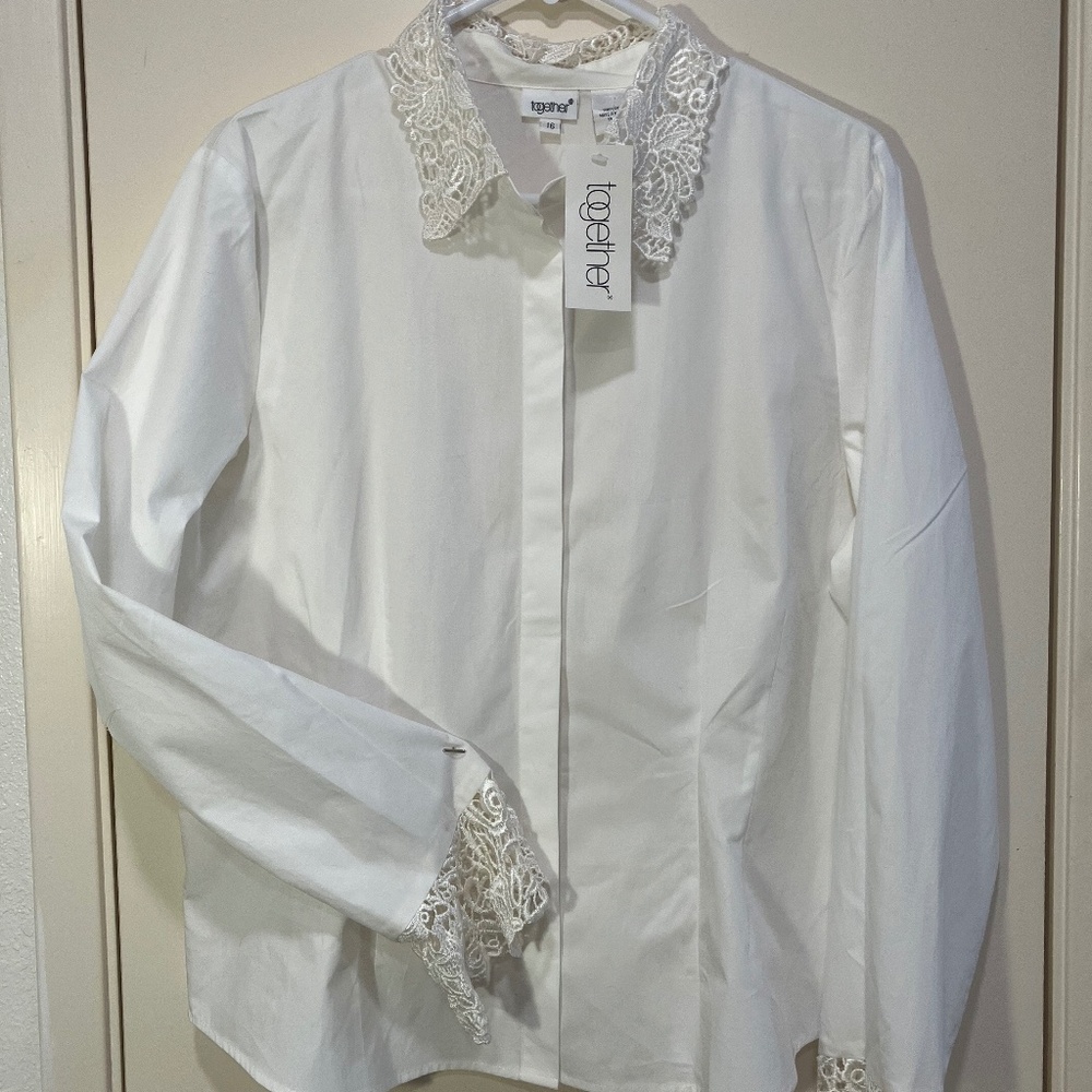 NWT Together White  Lace collar/cuff blouse Size 16 100% cotton